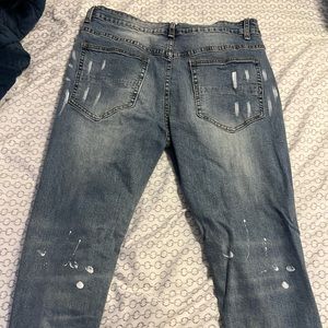 Size 32 but it runs pretty small. Only asking for 40 slightly used.